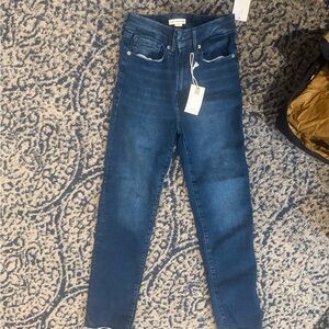 Brand new! Timeless Good American Dark Blue Skinny Jeans